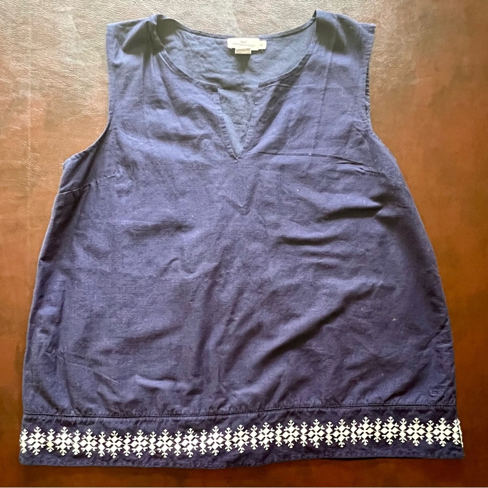 Vineyard Vines Sleeveless Embroidered Top, size XL